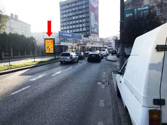 Фото рекламної площини за адресою Черновола пр. / Детько ул., разделитель, в центр