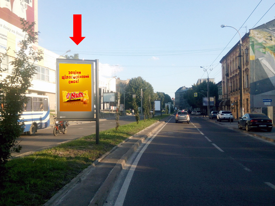 Фото рекламной плоскости по адресу Черновола пр., 31, разделитель, возле клуба "Malevych", в центр