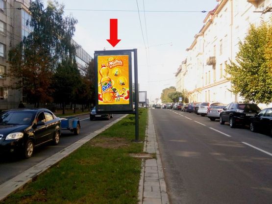 Фото рекламной плоскости по адресу Митрополита Андрея ул. - ул. Шептицких, разделитель, район Политеха, в сторону ул. Бандеры