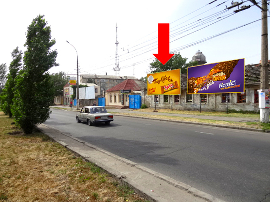 Фото рекламной плоскости по адресу Центральный пр. (бывш. Ленина пр.) / Рюмина ул., 36, в сторону Центрального рынка, супермаркета "Фокстрот", левая