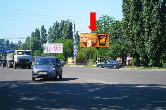 Фото рекламной плоскости по адресу Богоявленский пр. (бывш. Октябрьский пр.) / Кузнецкая ул. (бывш. Скороходова ул.), возле АЗС, в сторону Космонавтов ул.