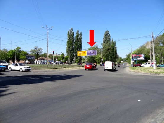 Фото рекламной плоскости по адресу Чкалова ул. / Садовая ул., возле супермаркета "АТБ", разделитель, в центр, правая