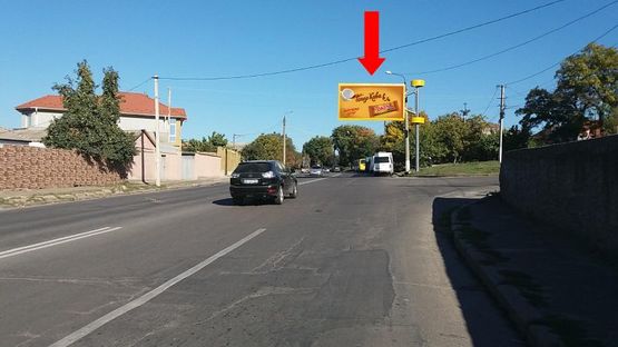 Фото рекламной плоскости по адресу Покровская ул. (бывш. / Кирова ул.) / Апрельская ул., из центра (флажок)