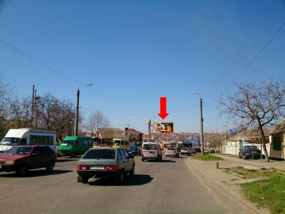 Фото рекламной плоскости по адресу Покровская ул. (бывш. / Кирова ул.) / Апрельская ул., в центр (флажок)