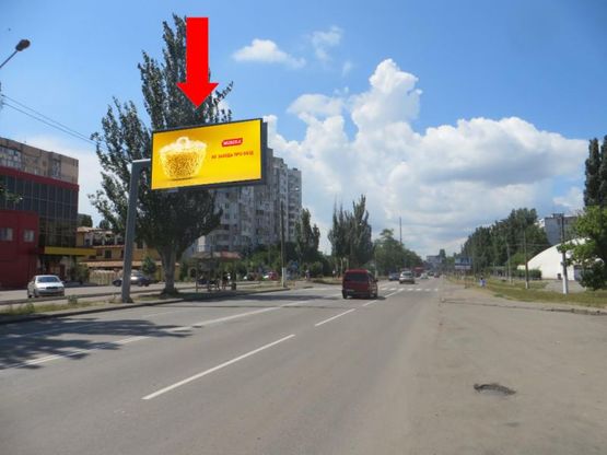 Фото рекламной плоскости по адресу Добровольского пр., 122/1, возле супермаркета "Billa", в центр