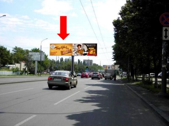 Фото рекламной плоскости по адресу Рихтера ул. (бывш. Щорса ул.) / Радостная ул., 2/4, в сторону пл. Б.Деревянко, разделитель, левая