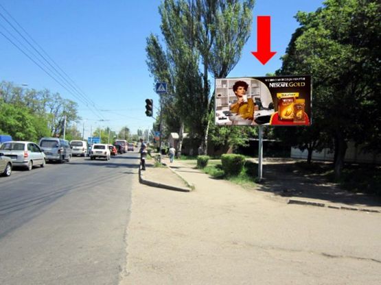 Фото рекламной плоскости по адресу Овидиопольская дорога ул. / Рихтера ул. (бывш. Щорса ул.), возле остановки "Селекционный институт", в центр