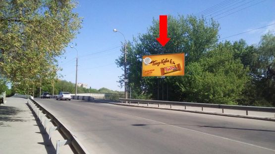 Фото рекламной плоскости по адресу Бандеры ул., мост, в центр