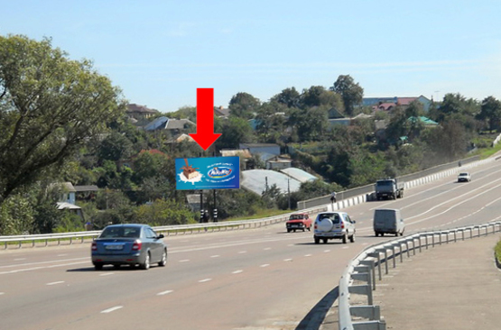 Фото рекламної площини за адресою 2-я Набережная ул. реки Стрелки, возле моста, в сторону Кондратьева ул.