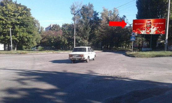 Фото рекламной плоскости по адресу 8 Марта ул. / ул. Калинина, возле автоцентра