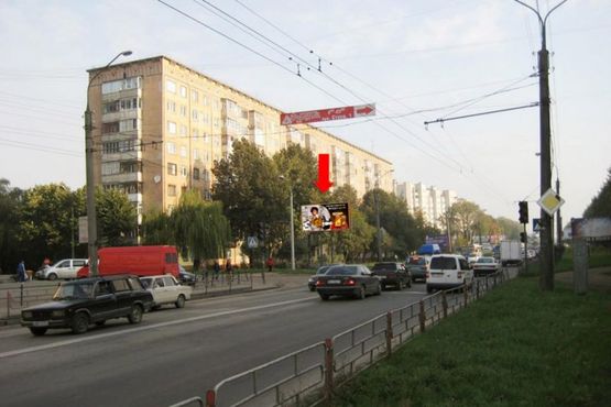 Фото рекламной плоскости по адресу 15-го Апреля ул. / Бойчуков ул., возле ТЦ "Рай Центр", супермаркета "Сильпо", из центра