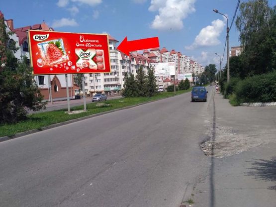 Фото рекламной плоскости по адресу Коновальца ул., 3, разделитель, в сторону Злуки пр.