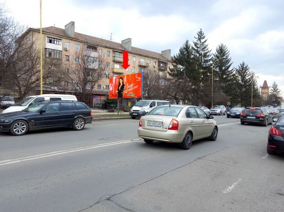 Фото рекламной плоскости по адресу Свободы пр., рядом автовокзал, возле магазина “Вопак”