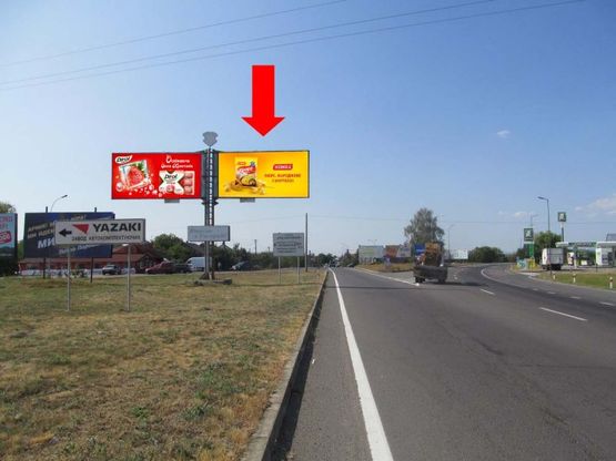 Фото рекламной плоскости по адресу Въезд в город Ужгород, со стороны Мукачево, разделитель, правый