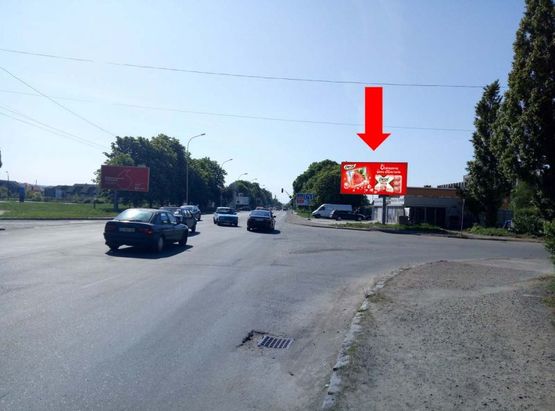 Фото рекламной плоскости по адресу Гагарина ул., 42 / ул. Мартина, супермаркет "Барва", из центра