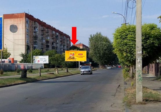 Фото рекламной плоскости по адресу Капушанская ул., 149 / ул. Достоевского, к супермаркету "Велмарт", из центра