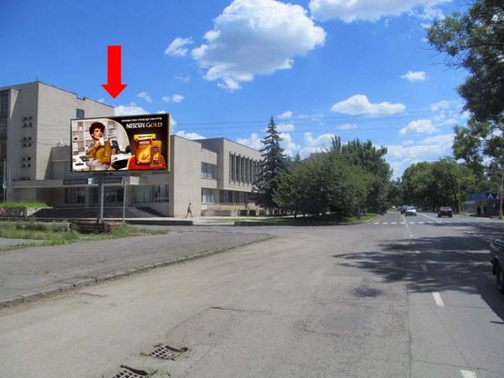 Фото рекламной плоскости по адресу Собранецкая ул., 152, в центр