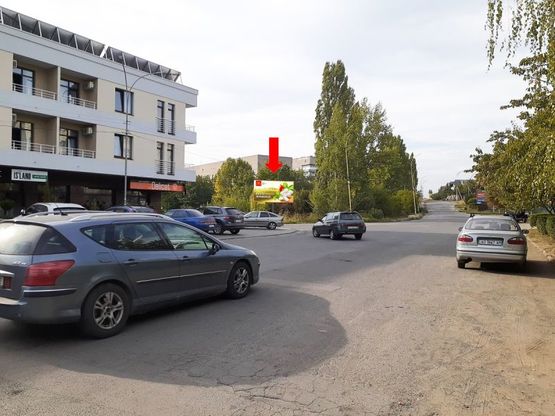 Фото рекламной плоскости по адресу Университетская ул. - ул. Докучаева, возле Ужгородского национального университета