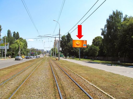 Фото рекламной плоскости по адресу Келецкая ул., возле завода "Кристал"