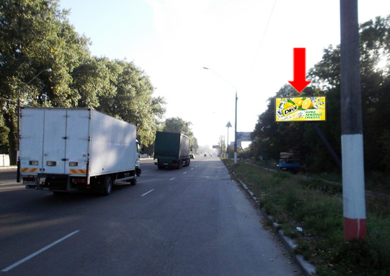 Фото рекламной плоскости по адресу Киевское шоссе, 3, возле Смоковского парка, в центр