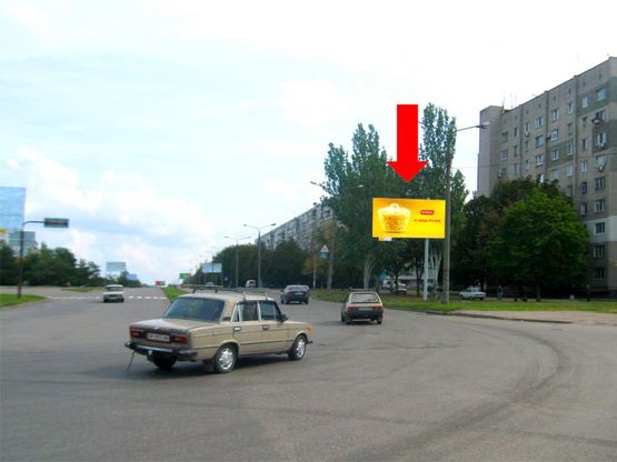 Фото рекламної площини за адресою Юбилейный пр. / Казака Бабуры ул. (бывш. Жукова ул.), в направлении Заднепровская ул.