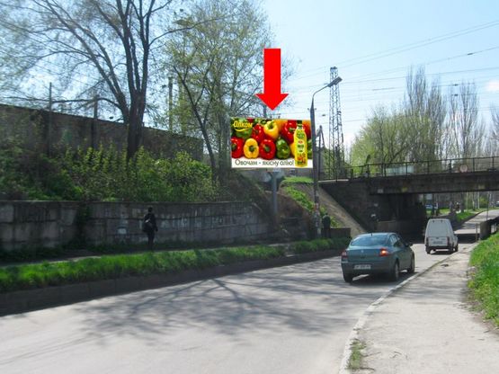 Фото рекламной плоскости по адресу Фортечная ул. (бывш. Грязнова ул.) / Иванова ул.,  возле ж/д моста, в центр