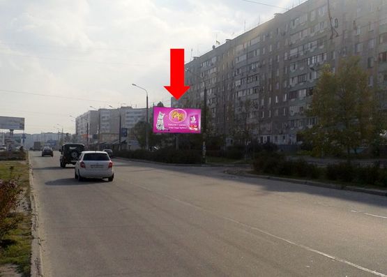 Фото рекламной плоскости по адресу Новокузнецкая ул., 21, рынок "Южный", супермаркет "Брусныця", из центра