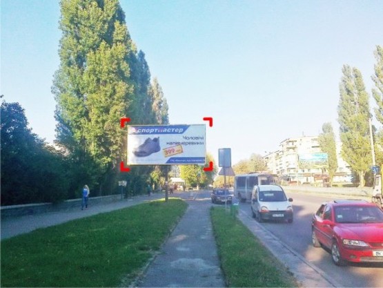 Фото рекламной плоскости по адресу вул. Шухевича, 2