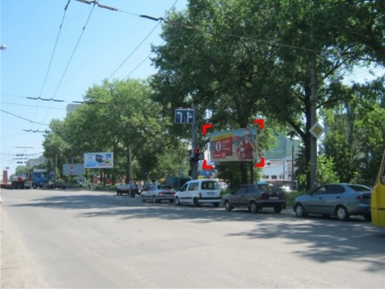 Фото рекламной плоскости по адресу пр. Злуки – вул. 15 Квітня