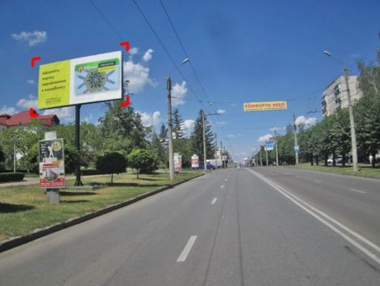 Фото рекламной плоскости по адресу вул. Героїв Майдану, 242