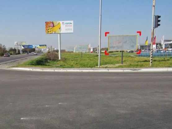 Фото рекламной плоскости по адресу вул. Городоцька, 302 (біля ТЦ "Епіцентр", Автосалон  "Nissan"), місце 1