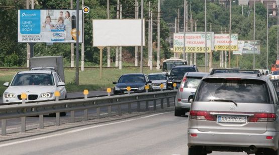 Фото рекламной плоскости по адресу Столичное шоссе, 880м от Южного моста, в Киев