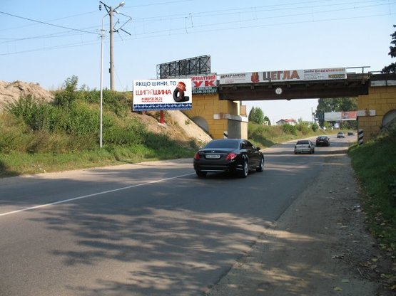 Фото рекламной плоскости по адресу Малехів (київська траса)
