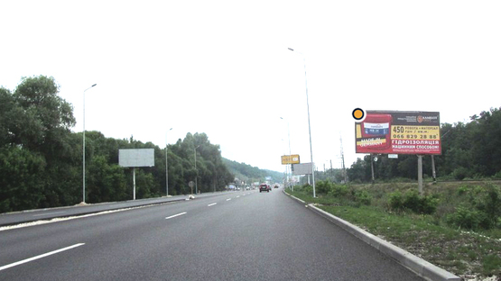 Фото рекламной плоскости по адресу Новообуховское шоссе,  21км 250м, 50м до моста через р. Сиверка, в Киев