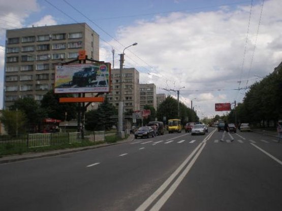 Фото рекламной плоскости по адресу Владимира Великого  ул / Княгини Ольги ул, к ул Стрийской