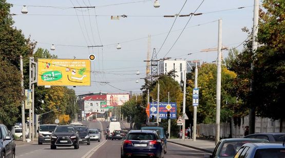 Фото рекламной плоскости по адресу Кульпарковская ул, 102, в центр