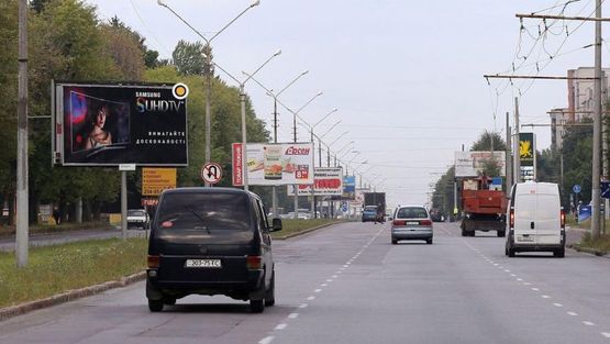 Фото рекламной плоскости по адресу Научная ул. 3а, АЗС ОККО, разделитель
