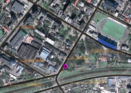 Схема рекламної площини за адресою перехрестя вул.І.Франка - вул.Пушкіна (парк). неподалік: З/Д переїзд, парк, центр міста (центр)