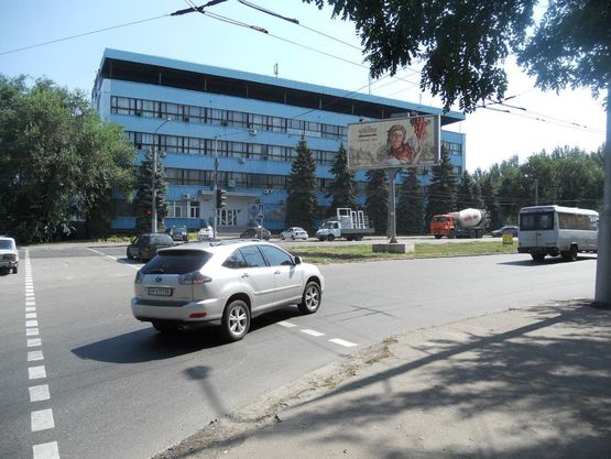 Схема рекламної площини за адресою Південне шосе (розподільча смуга) - пр.Металургів (напрямок руху до вул.Дігональної) (призматрон)