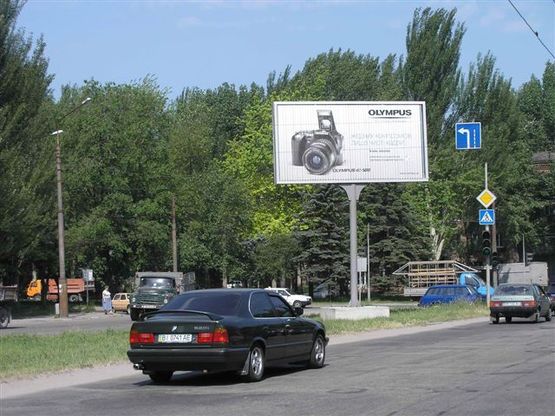 Схема рекламной плоскости по адресу Південне шосе (розподільча смуга) - пр.Металургів (напрямок руху від вул.Дігональної) (призматрон)