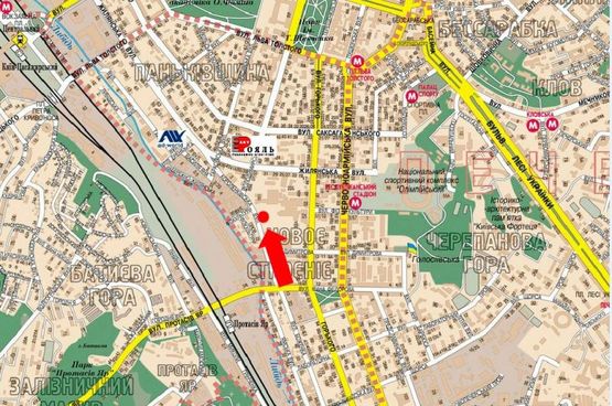 Схема рекламної площини за адресою Короленковская ул., на светофоре, заезд в "Мегамаркет", кинотеатр "Батерфляй", в сторону Жилянская ул.