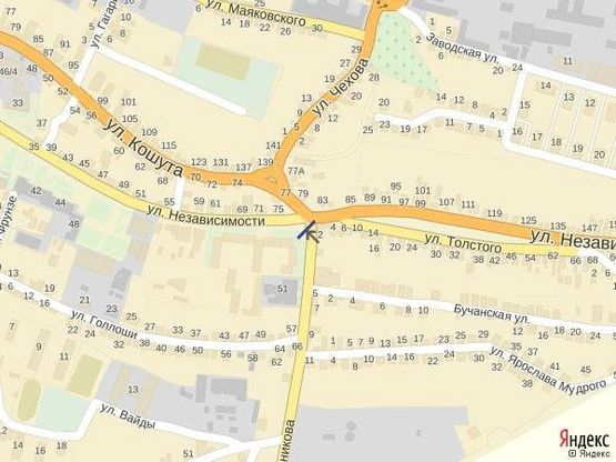 Схема рекламной плоскости по адресу вул. Незалежності, центр міста, біля страхової компанії Acsa та магазину Міленіум, автобусні зупинки, великий потік пішоходів