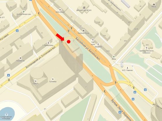 Схема рекламной плоскости по адресу Бассейная ул. / Эспланадная ул., разделитель, ТРЦ "Gulliver", на светофоре, в сторону Украинки бул.