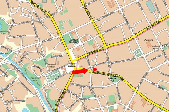 Схема рекламной плоскости по адресу Бердичевская ул., 7 / ул. Театральная, возле магазина "Брэйн", Автодорожного колледжа, на светофоре