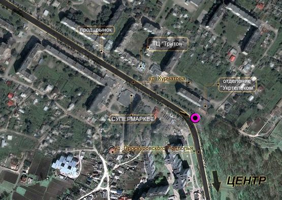 Схема рекламної площини за адресою вул.Проскурівського підпілля (Олімпійська). неподалік: зупинка, ринок, скупчення МАФів, супермаркет "Вопак" (в центр)