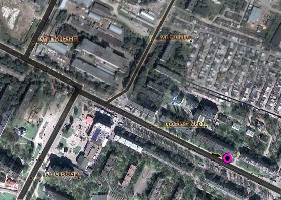 Схема рекламної площини за адресою проспект Миру, 71/3. неподалік: зупинка, магазини сантехніки, продуктові, меблеві і т.і. (від центру)