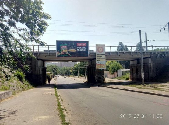 Схема рекламної площини за адресою ул. Моловского / Дюковский сквер (в центр)
