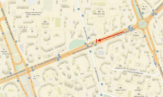 Схема рекламної площини за адресою Ахматовой вул., / Драгоманова вул., 13/10