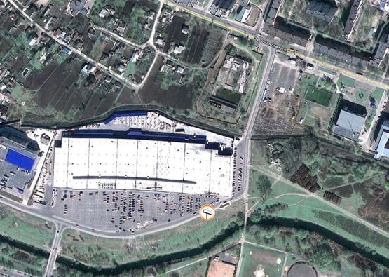 Схема рекламної площини за адресою нова дорога біля Епіцентру (парковка "Таврія В"). неподалік: "Епіцентр", супермаркет "Таврія В", елітна забудова "Набережний квартал", багато дрібної комерції (центр)