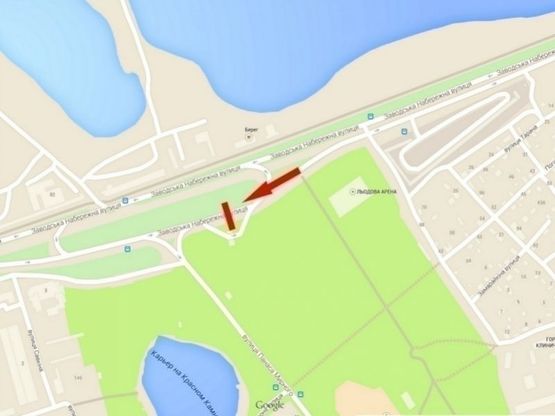 Схема рекламної площини за адресою вул. Наб. Заводська, розподілювач," Льодова арена", з центру/ул. Наб. Заводская, разделитель, Ледовая арена, из центра